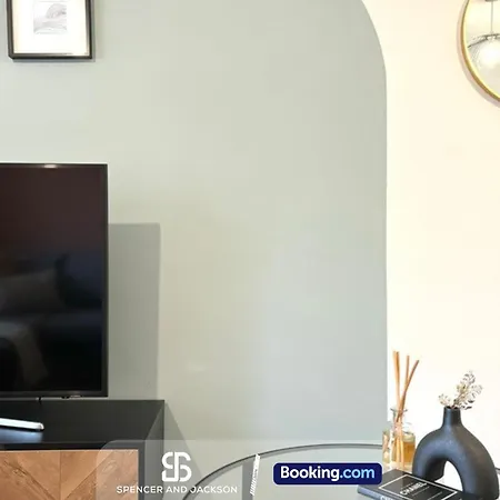 2 Bedroom Spacious Duplex Near The University With Free Parking By Spencer And Jackson Short Lets & Serviced Accommodation Oxford Exterior photo