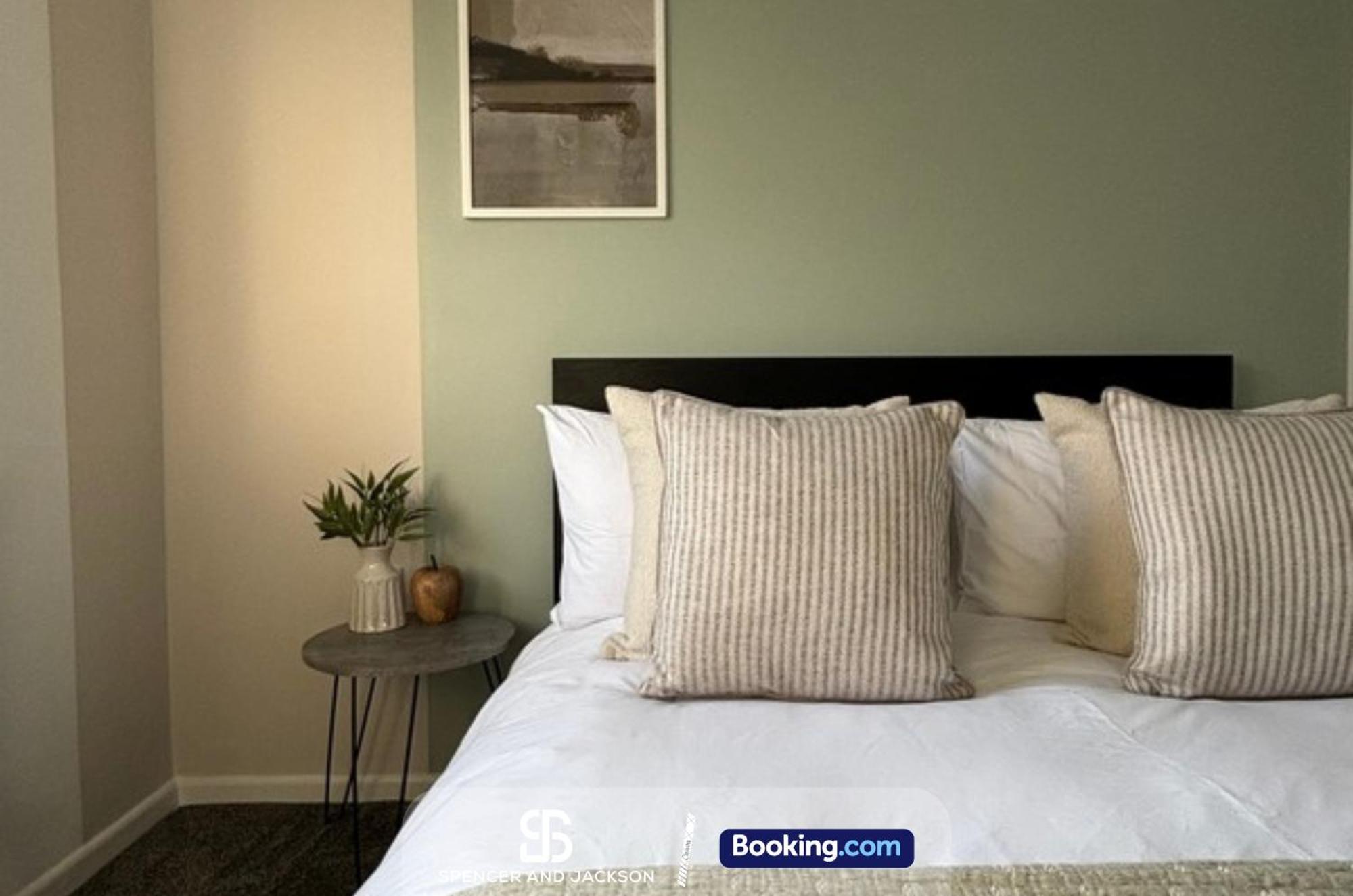 Appartement 2 Bedroom Spacious Duplex Near The With Free Parking By Spencer And Jackson Short Lets & Serviced *