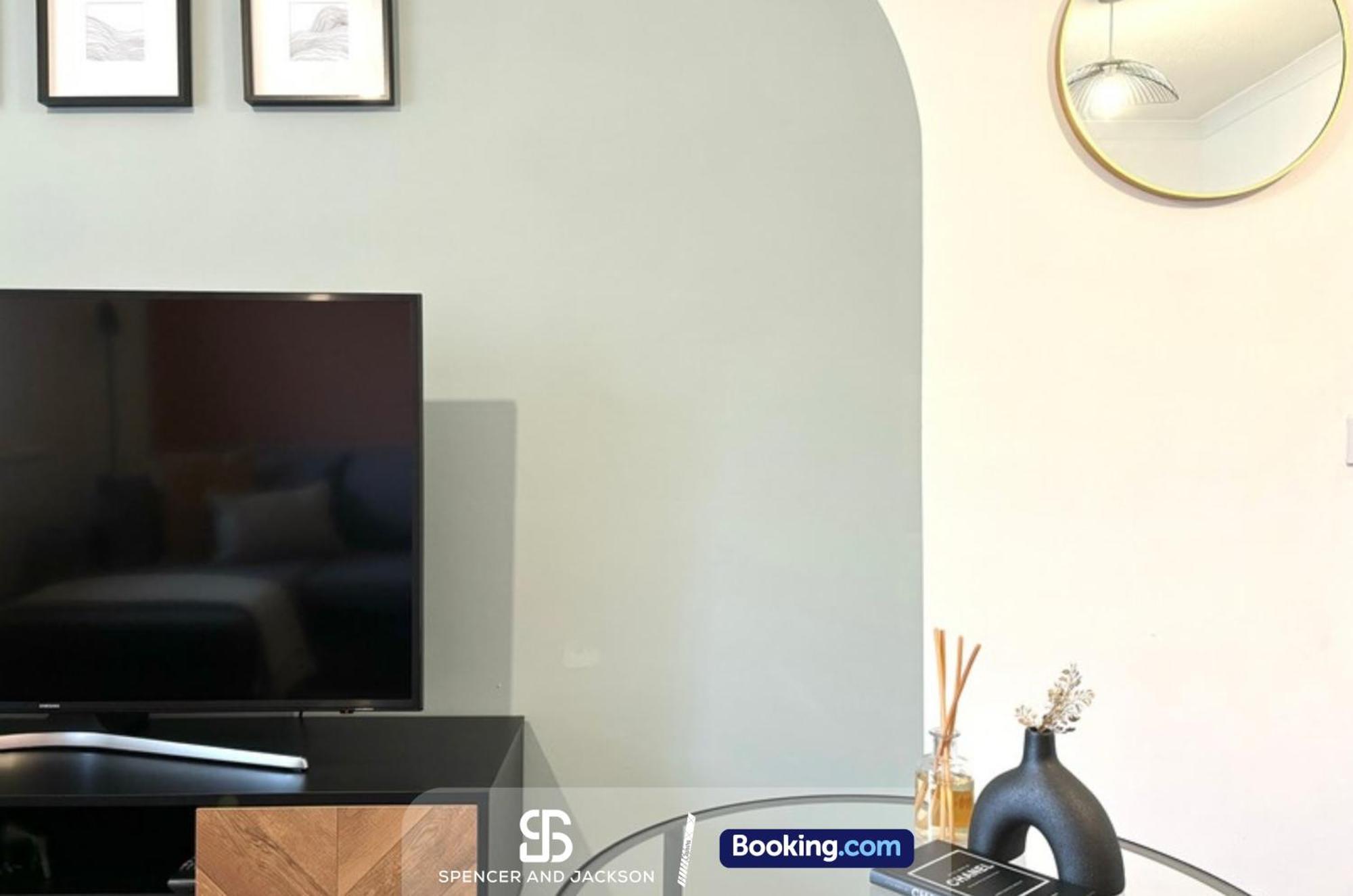 2 Bedroom Spacious Duplex Near The With Free Parking By Spencer And Jackson Short Lets & Serviced Appartement